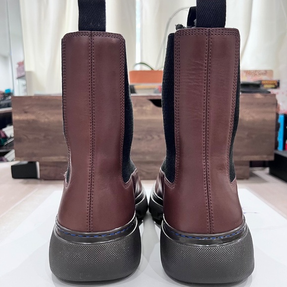 Burberry Creeper Chunky Sole Leather Chelsea Slip On Boots - Picture 4 of 8